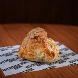 Bureka doce de banana com queijo meia cura do Bubbeleh