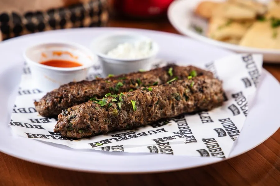 Kaftas de cordeiro do Bubbeleh