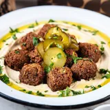 Porção de falafel com homus 250g do Bubbeleh